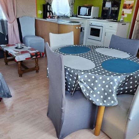 Mobil Home Chez L Habitants سان جان دي مونت المظهر الخارجي الصورة