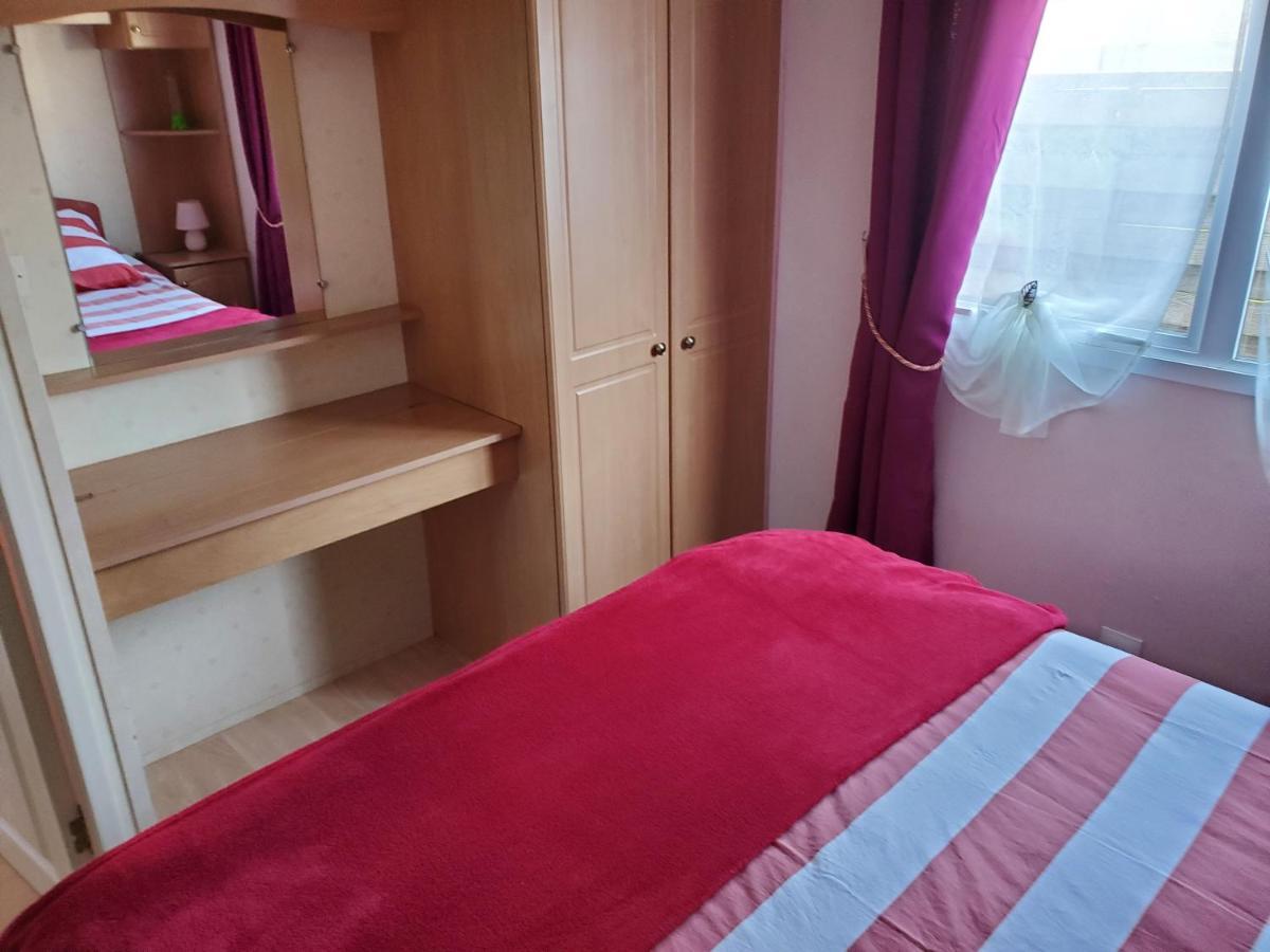 Mobil Home Chez L Habitants سان جان دي مونت المظهر الخارجي الصورة