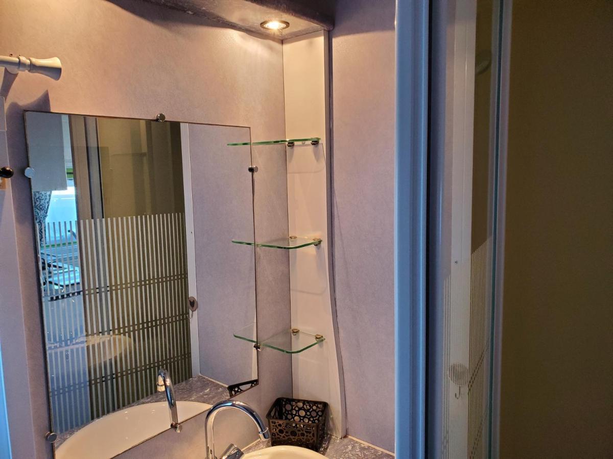 Mobil Home Chez L Habitants سان جان دي مونت المظهر الخارجي الصورة