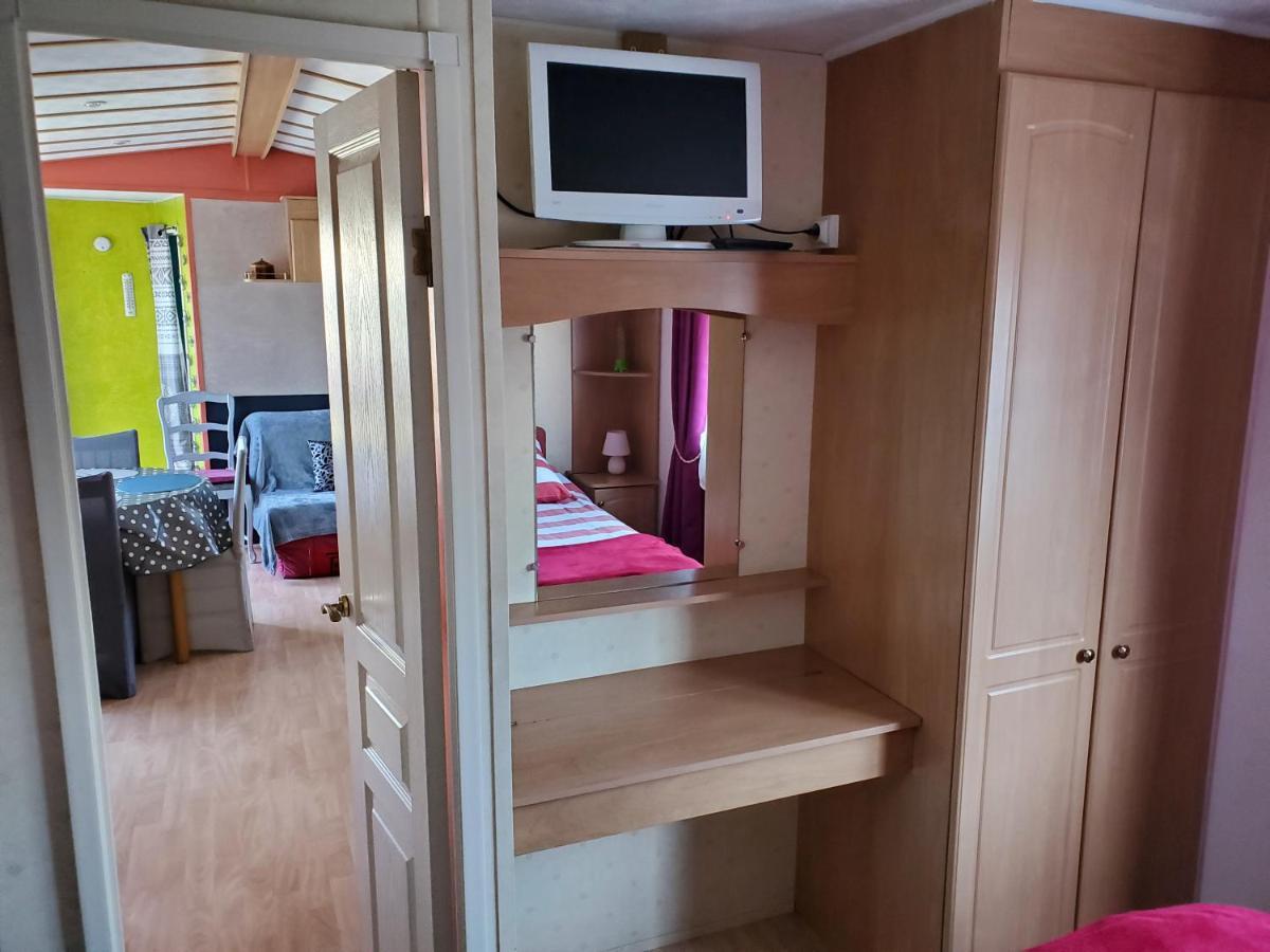 Mobil Home Chez L Habitants سان جان دي مونت المظهر الخارجي الصورة